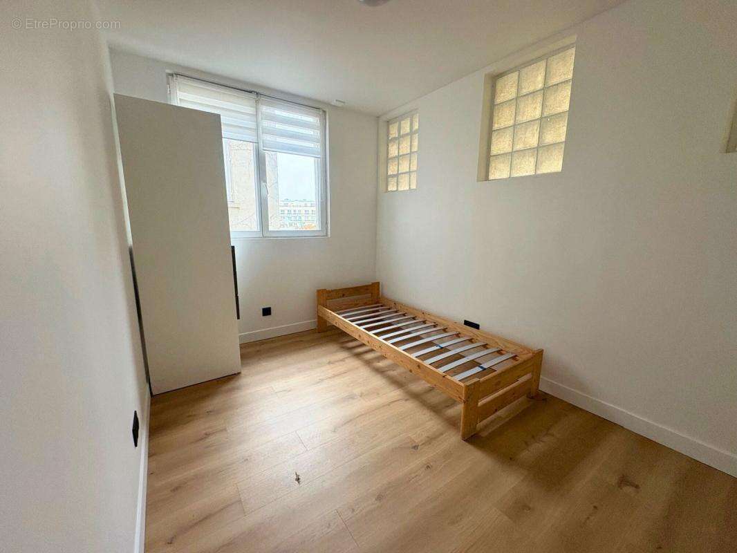 Commerce à VERSAILLES