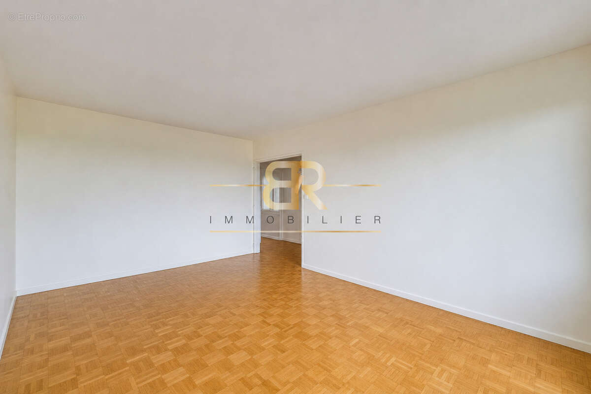 Balcon / lumineux / vue dégagée / parking - photo 2