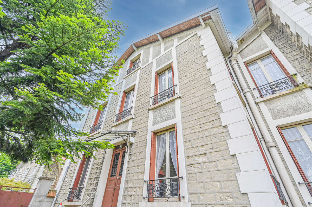 Maison à SAINT-MAUR-DES-FOSSES