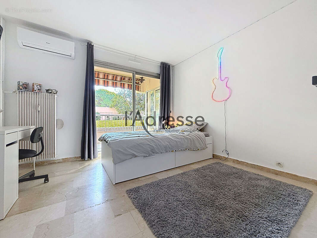 Appartement à MANDELIEU-LA-NAPOULE