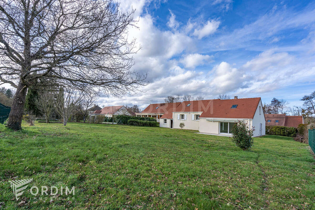 Maison à CHARBUY