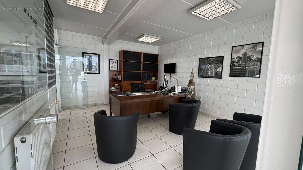 Commerce à SUNDHOUSE