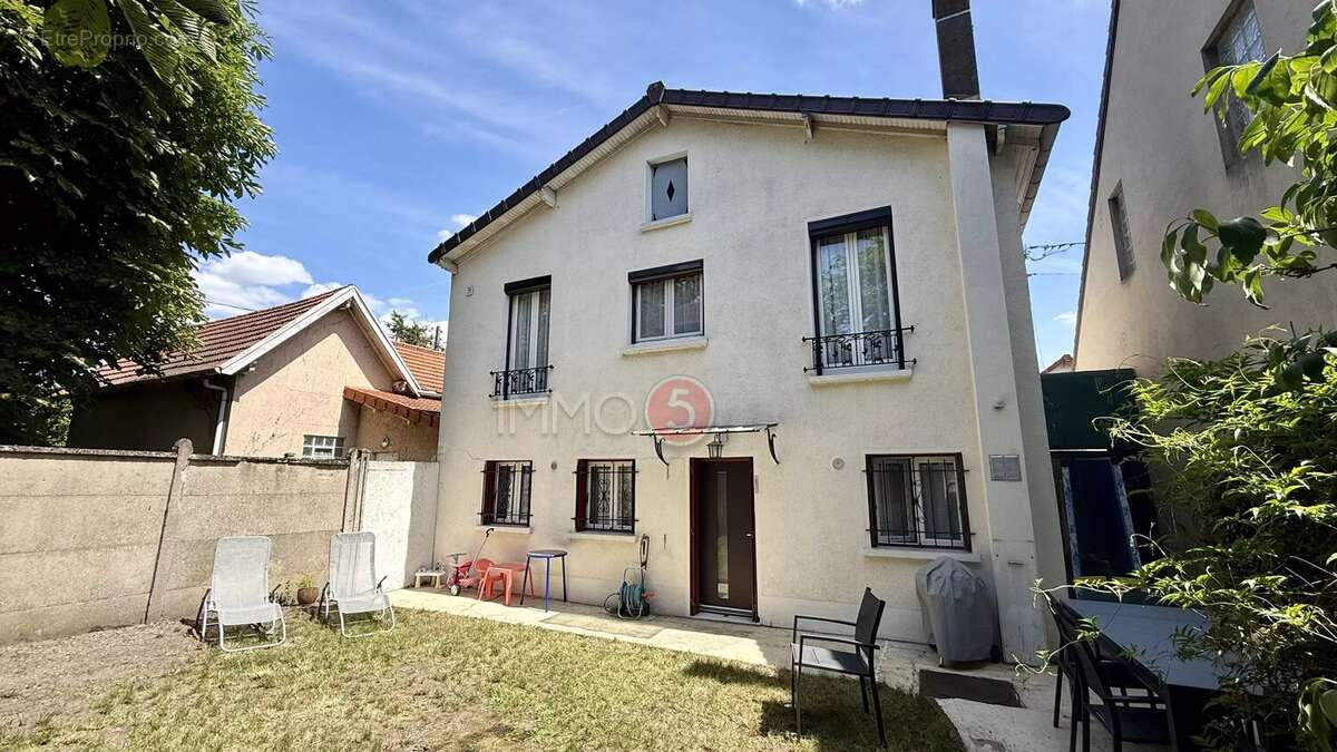 Maison à LIVRY-GARGAN