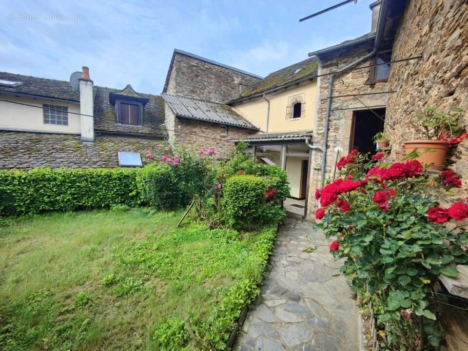 Calmont-maison avec jardin a renover - photo 6