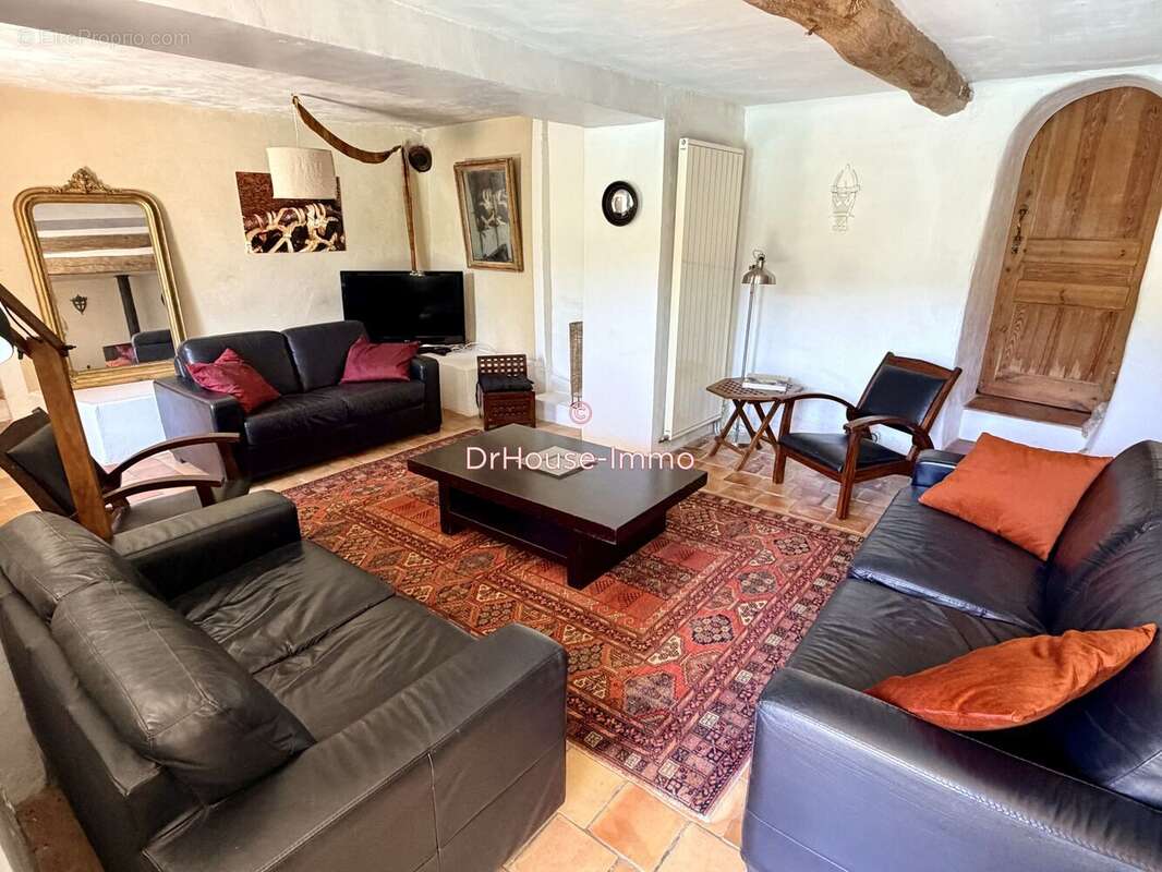 Maison 180 m² à Villecroze  - photo 9