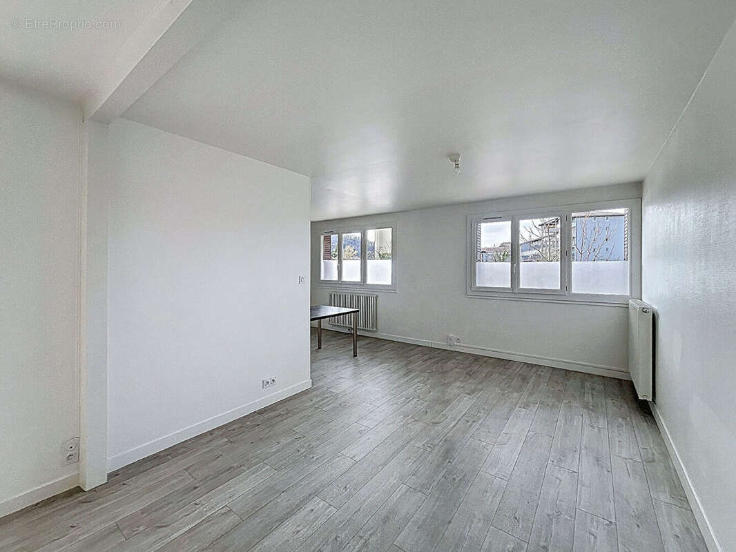 Appartement à BOURGOIN-JALLIEU