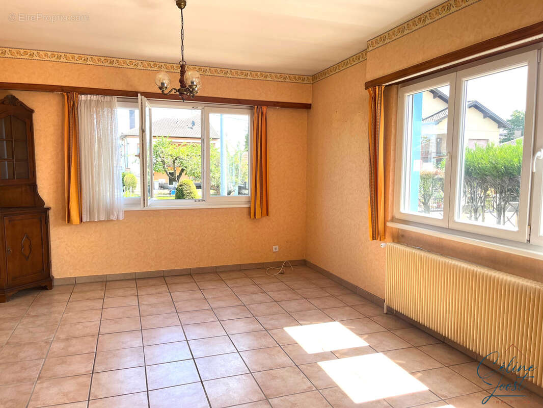 EXCLUSIF ! Lumineuse maison de type plain-pied sur 6,17 ares au calme - photo 7