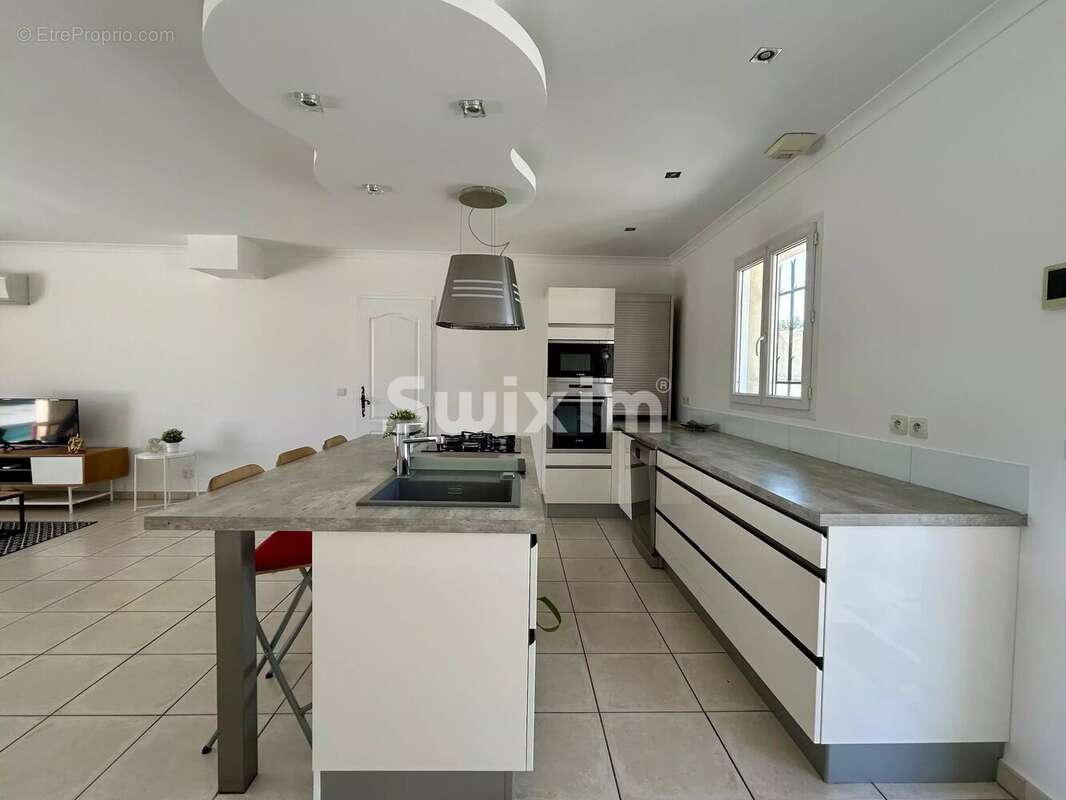 Maison à ROQUEBRUNE-SUR-ARGENS