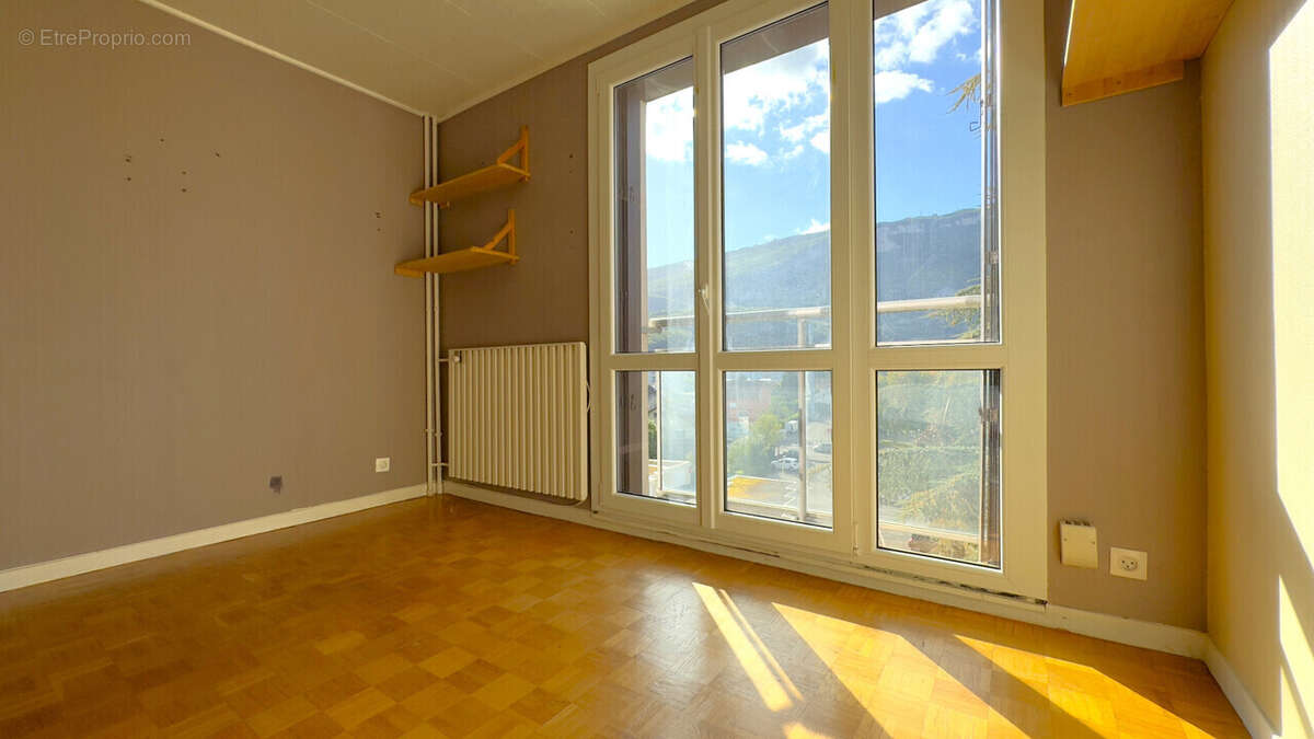 Appartement à FONTAINE