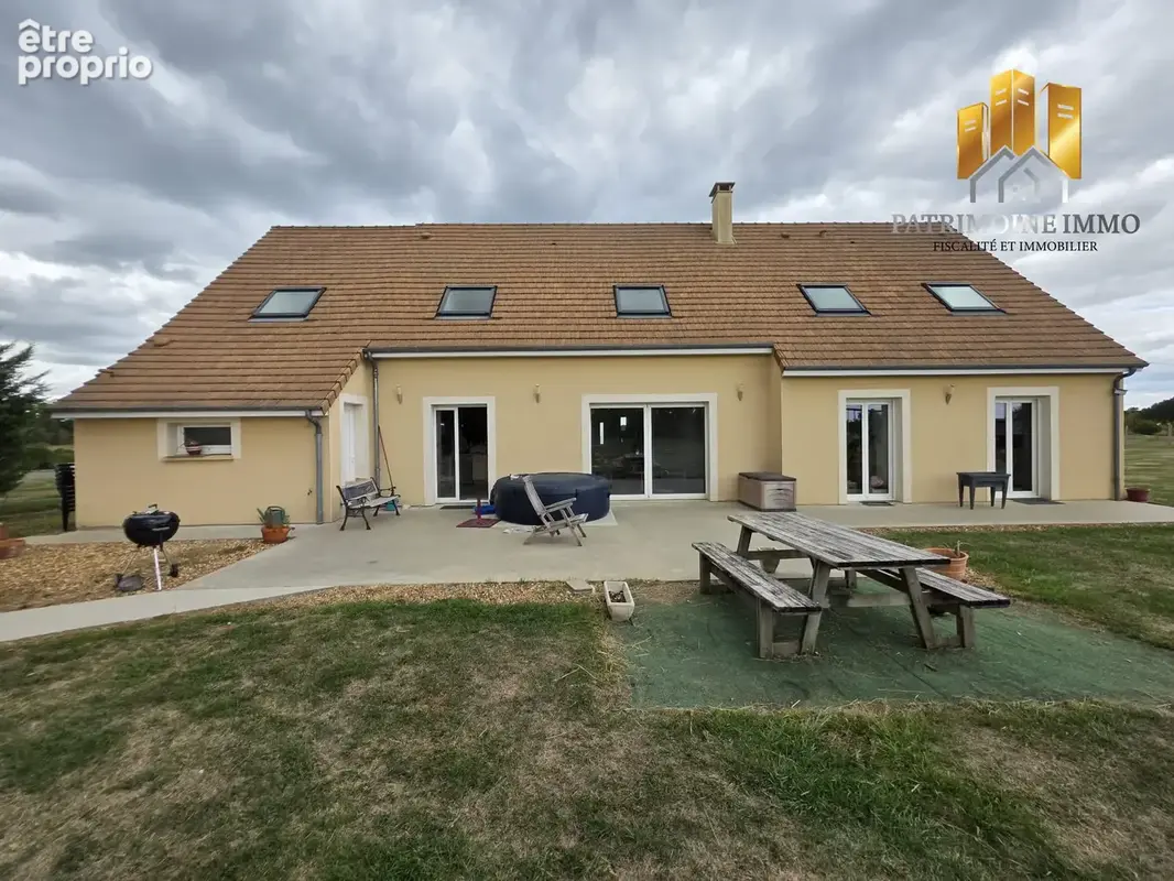 Maison 10 pièces 230 m² à vendre à Pruille-L'eguille (72150) - photo 2