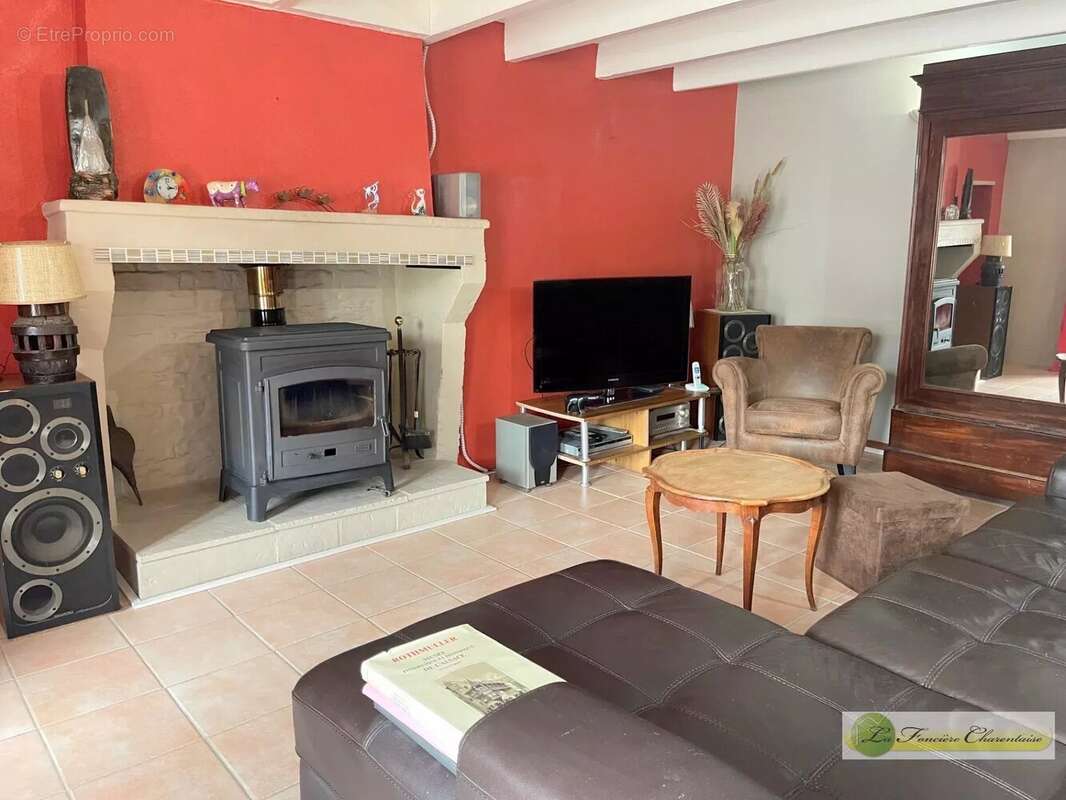 Maison à SAINT-FRAIGNE