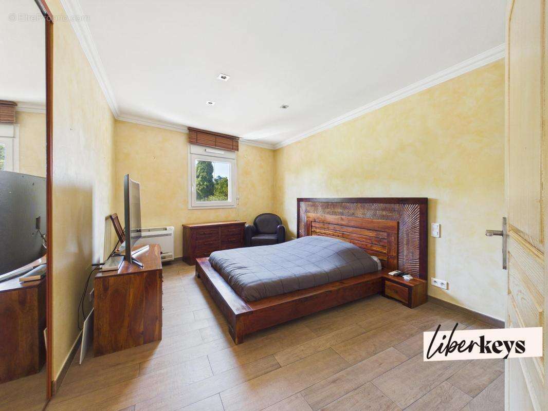  Ensemble immobilier à usage d'activité vendu occupé - photo 4