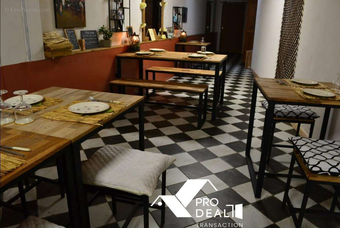 Commerce à MORESTEL