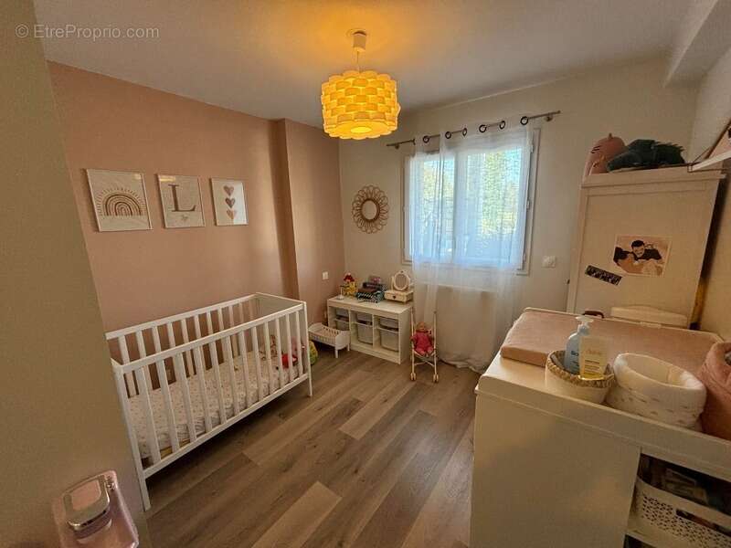 Appartement à ARTIGUELOUVE