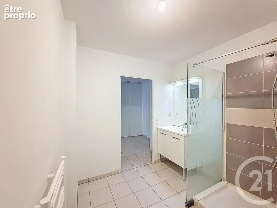 Appartement 44 m² à Venissieux  - photo 5