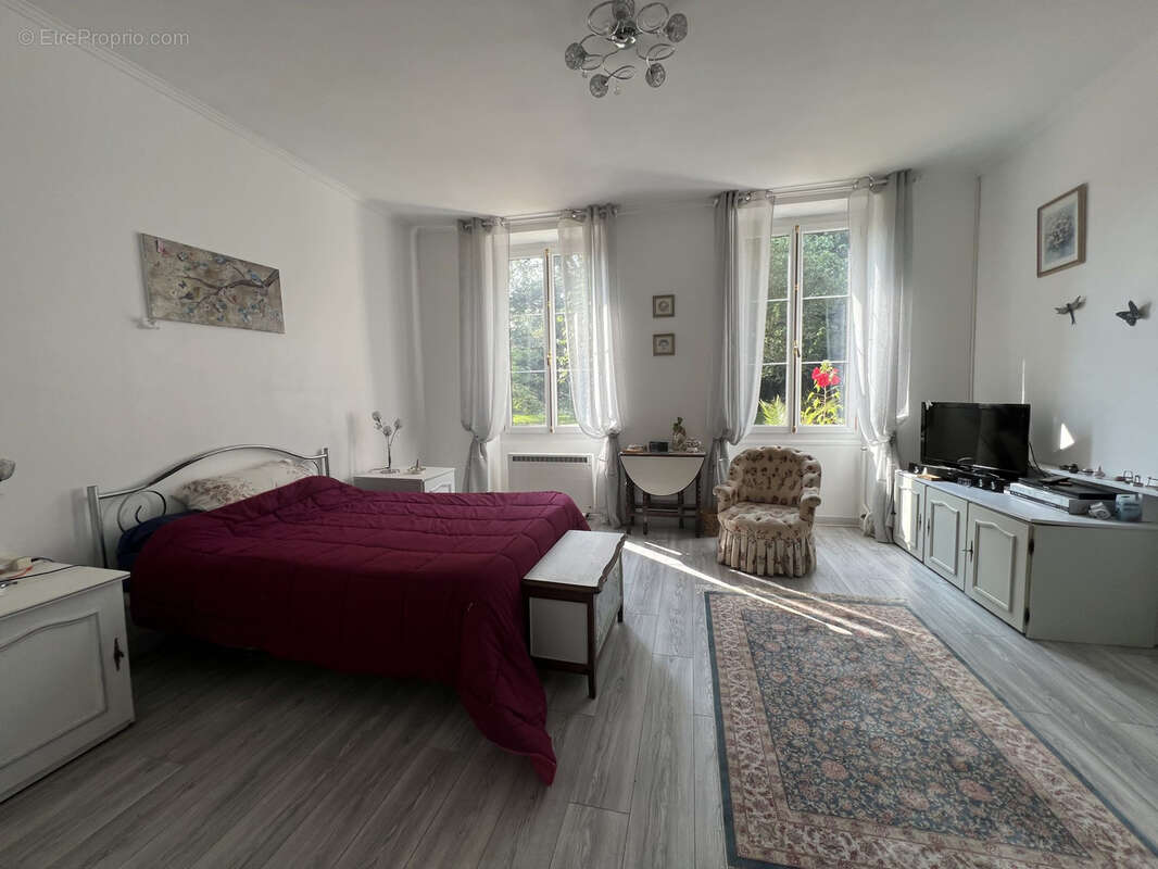 Maison à LE CHATELET