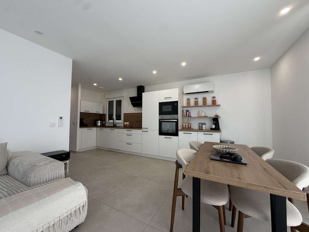 Maison à VILLE-LA-GRAND