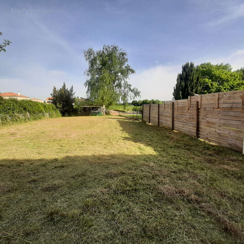 Maison à SAINT-JULIEN-DE-CONCELLES