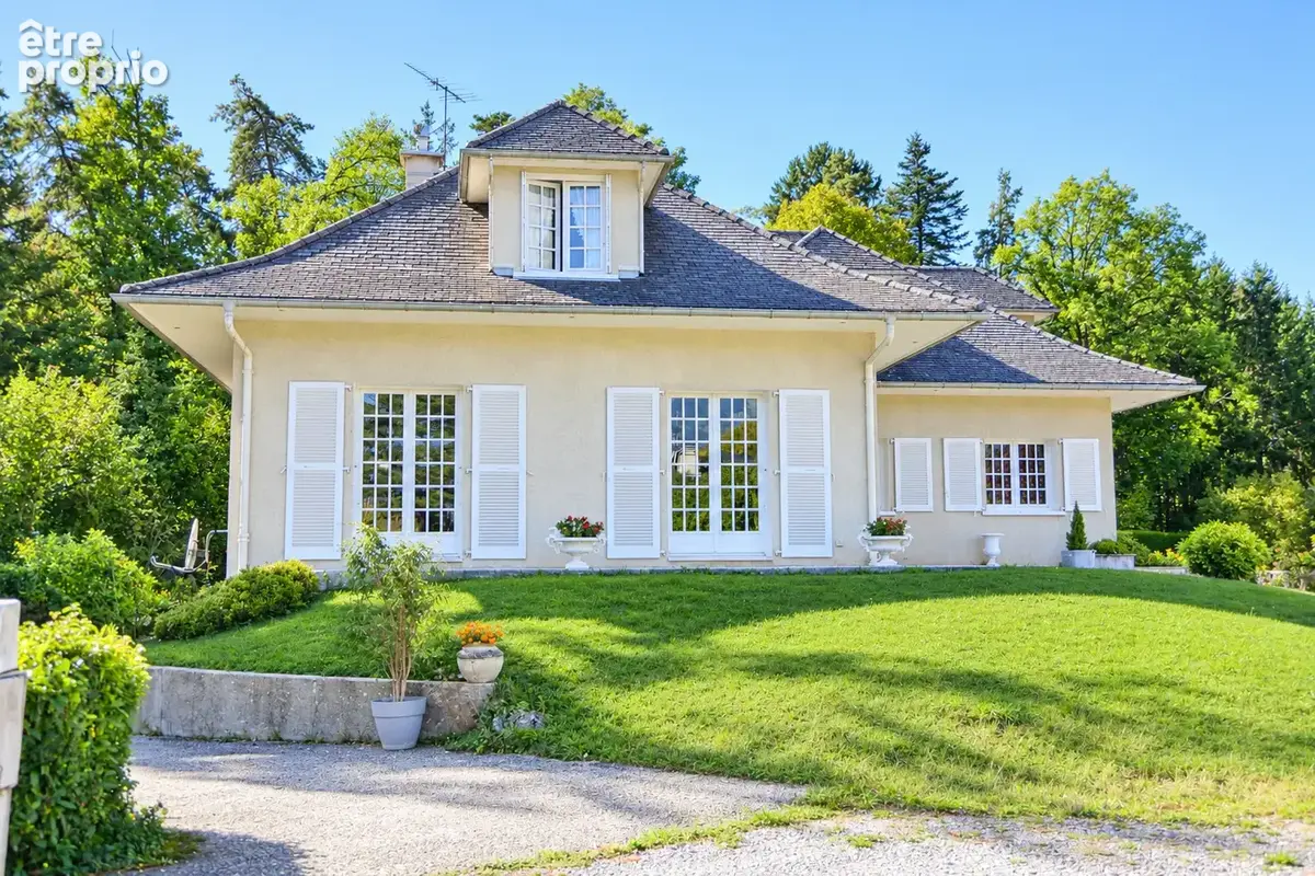 FAVERGES - Propriété bourgeoise de 8 pièces   228 m2 - photo 1
