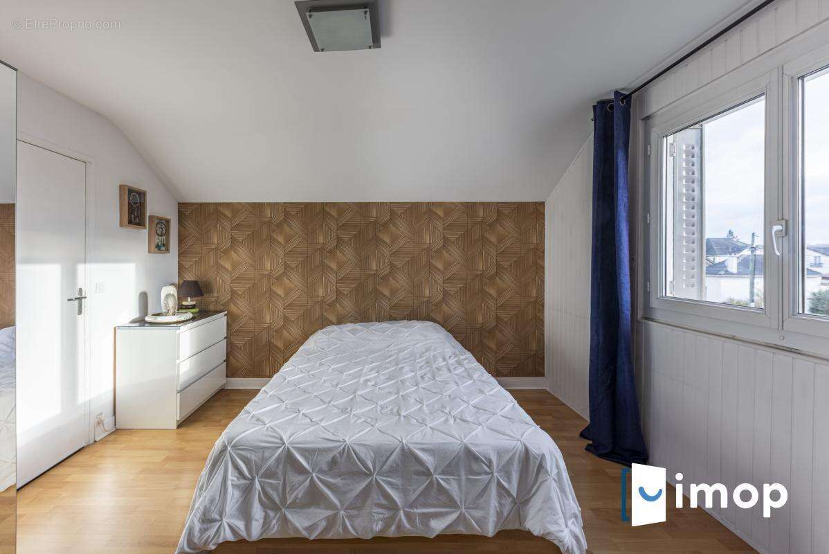 Maison à SAINT-MAUR-DES-FOSSES