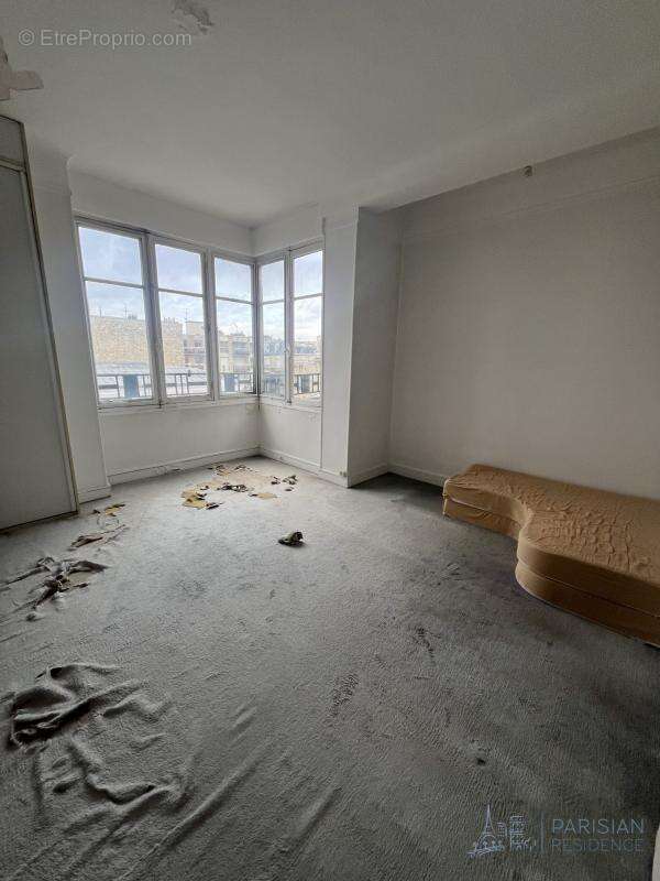 Appartement à PARIS-7E