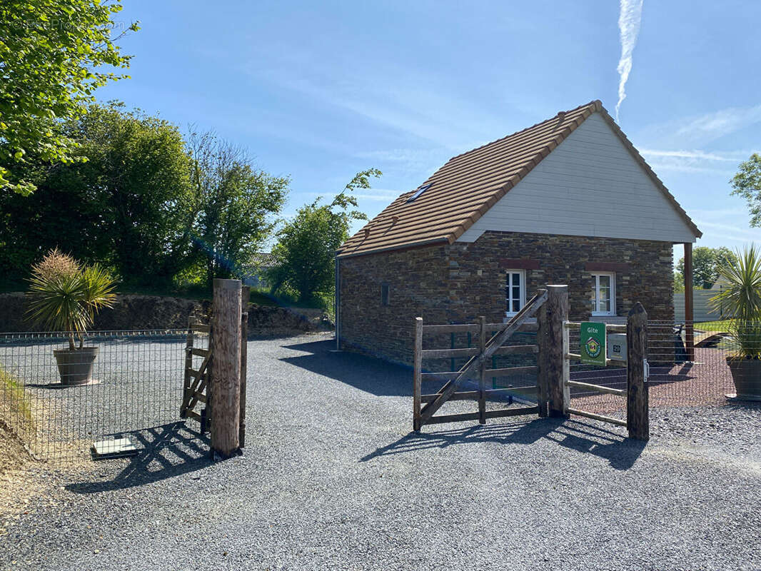 Maison à SAINT-GEORGES-D&#039;ELLE