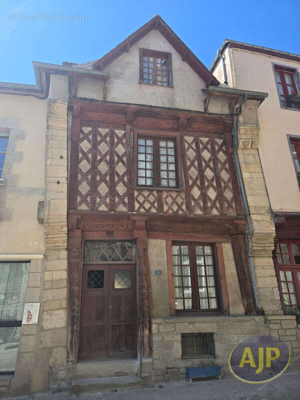 Maison à JOSSELIN