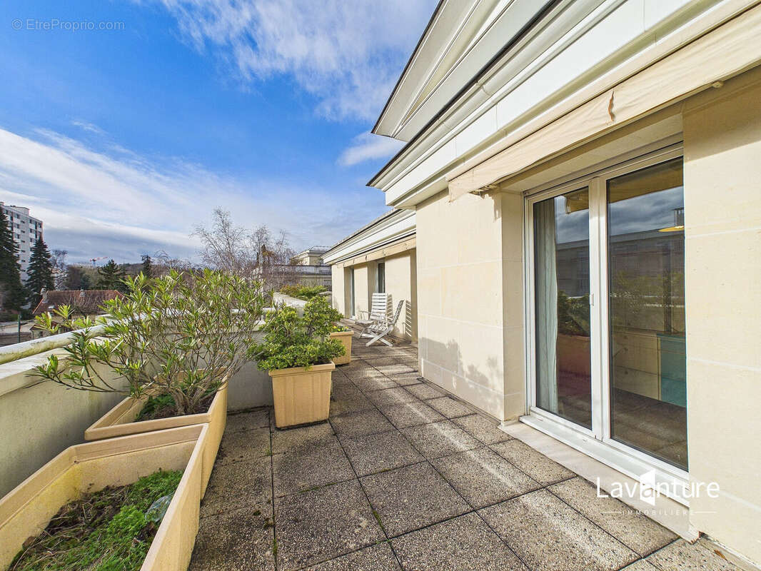 Appartement à LE PLESSIS-ROBINSON