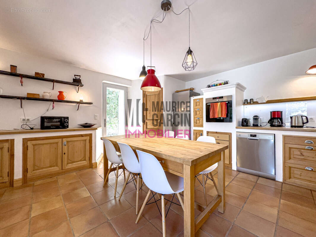 Maison à SAUMANE-DE-VAUCLUSE