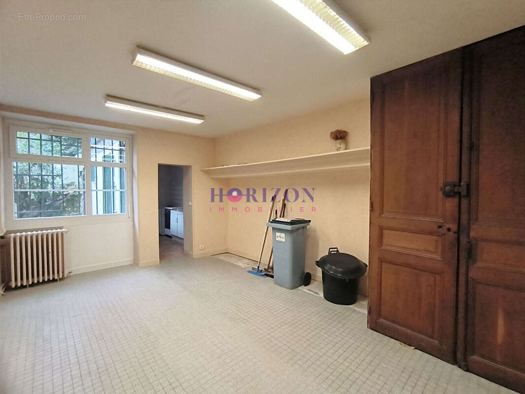 Commerce à BEAUMONT-SUR-OISE