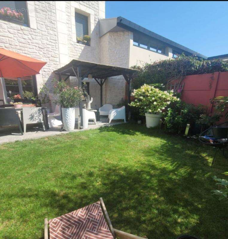 Maison à SAINT-BRICE-COURCELLES