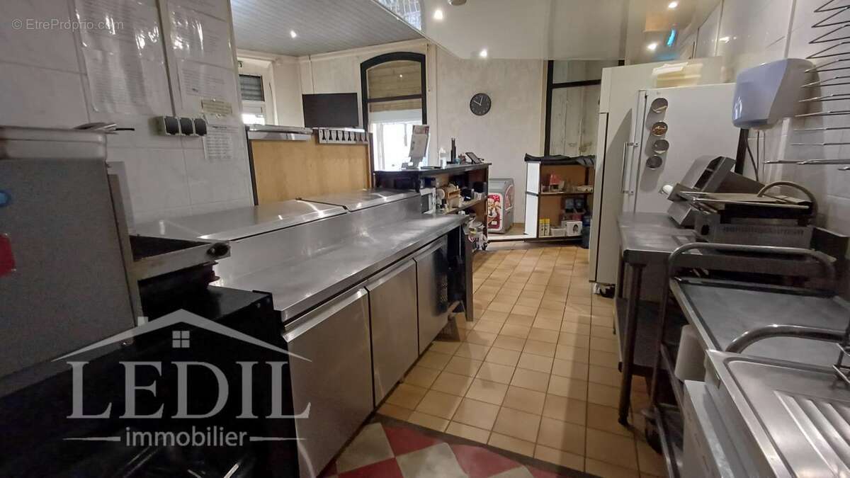 Commerce à SAINT-SYMPHORIEN