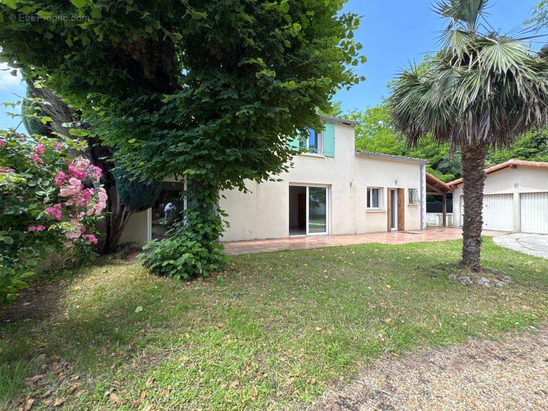 Maison à SAUJON