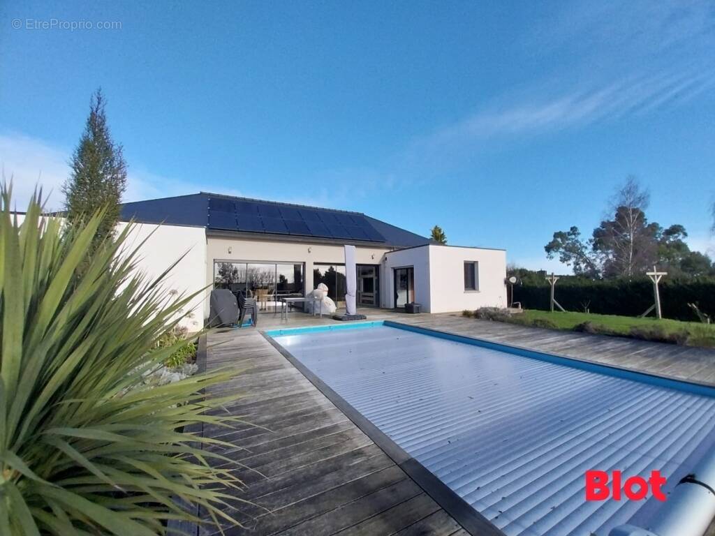 Maison à SAINT-HELEN