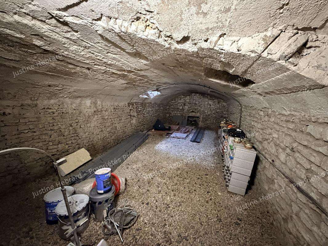AUBIAT (63260) ?Maison de caractère rénovée d'environ 170 m² avec 4 chambres, suite parentale et espace professionnel - photo 5