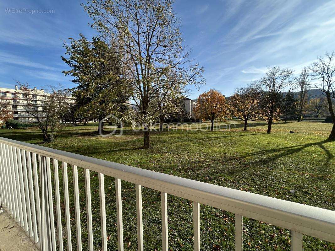 Appartement à LE PONT-DE-CLAIX