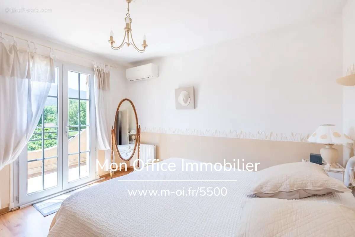 Maison à SAINT-ZACHARIE