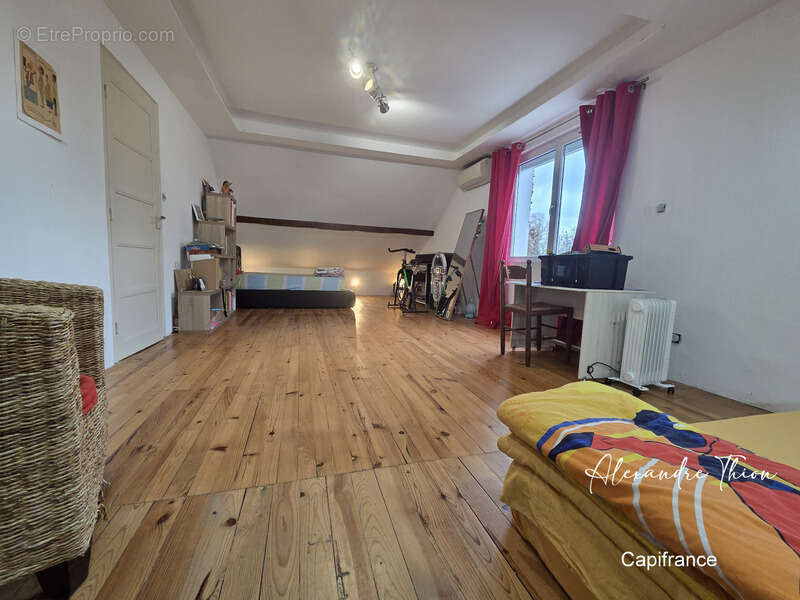 Maison à PONT-DE-CHERUY