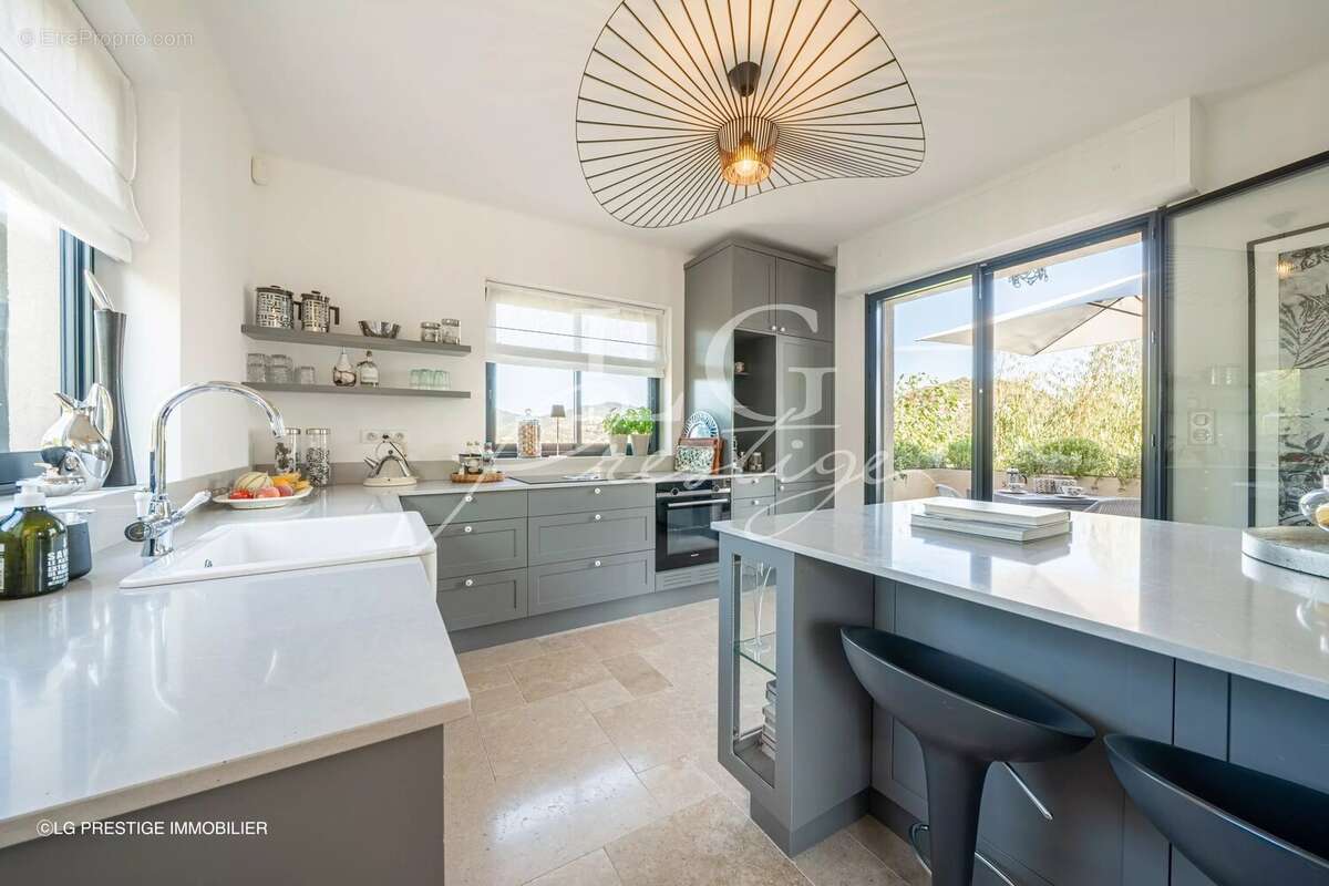 Maison à MANDELIEU-LA-NAPOULE