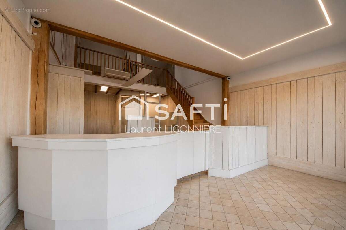 Commerce 58 m² à Santeny  - photo 2