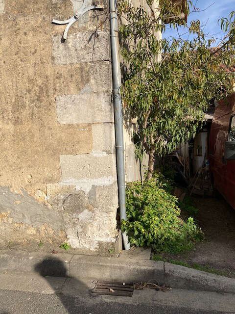 Maison à MONTLIEU-LA-GARDE