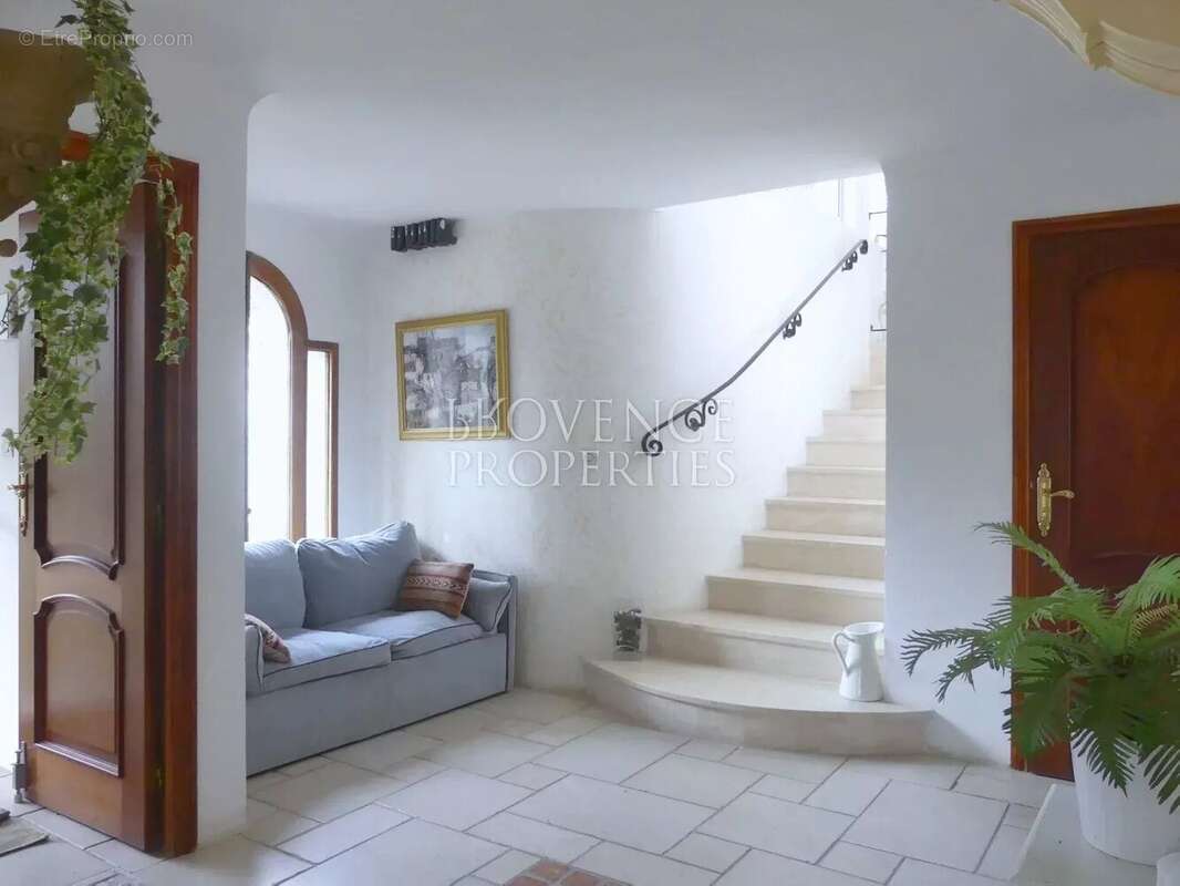 Maison à CORRENS