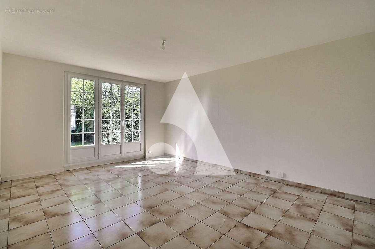 Maison à AUVERS-SUR-OISE