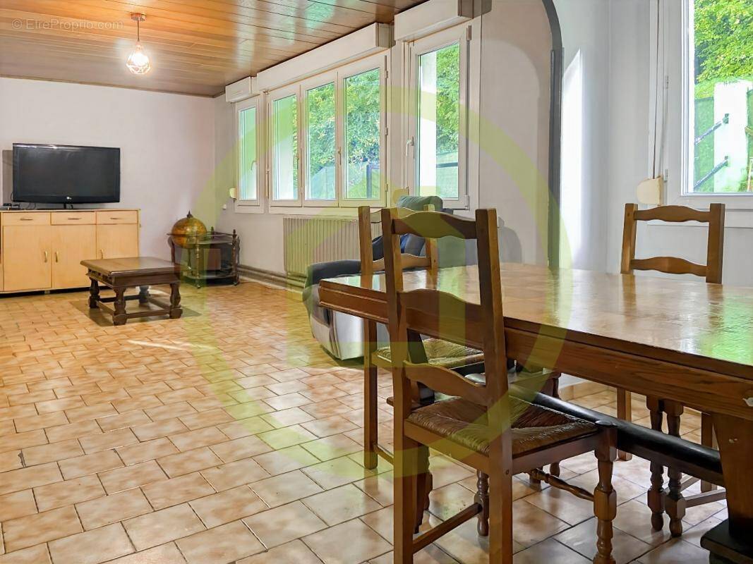 Appartement à REHON