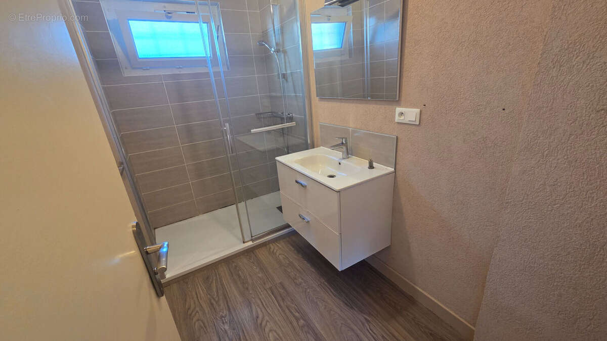 Appartement à BONNE