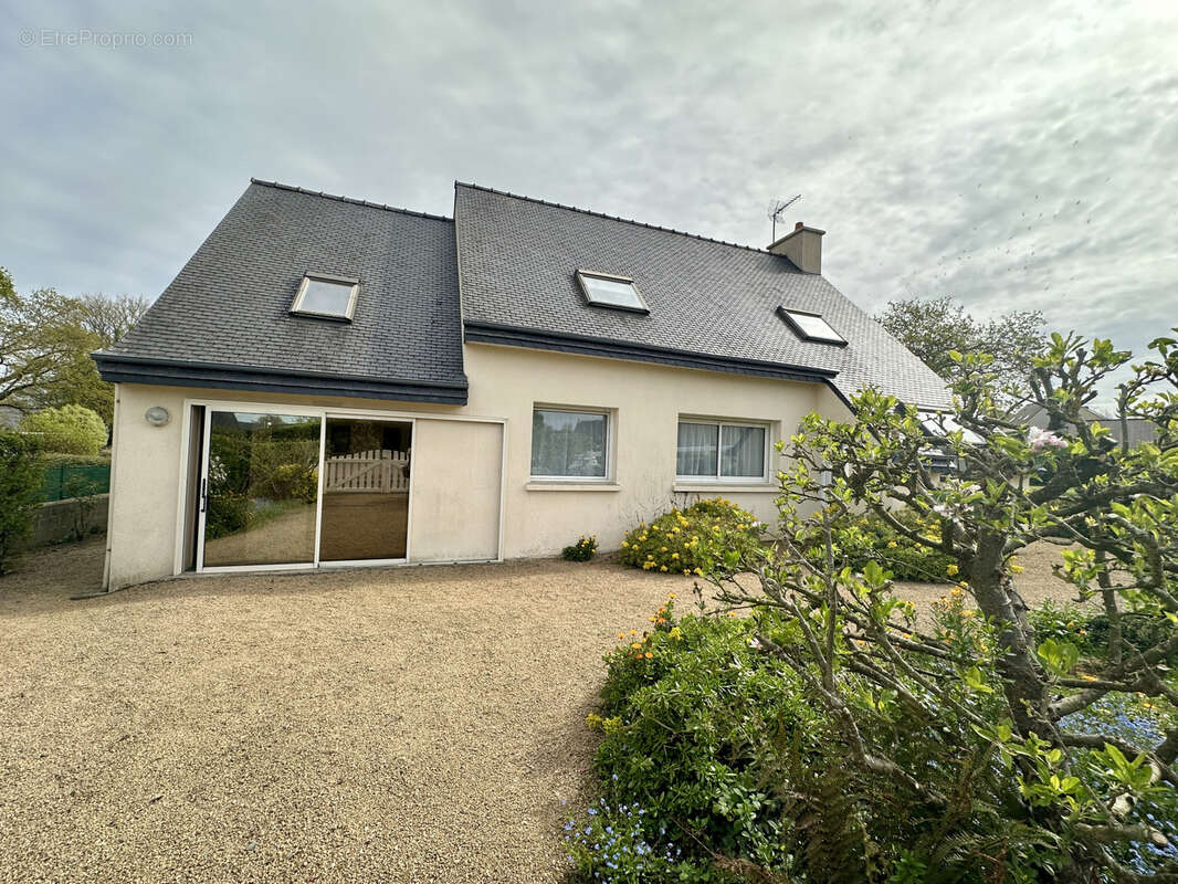 Maison à LA ROCHE-DERRIEN