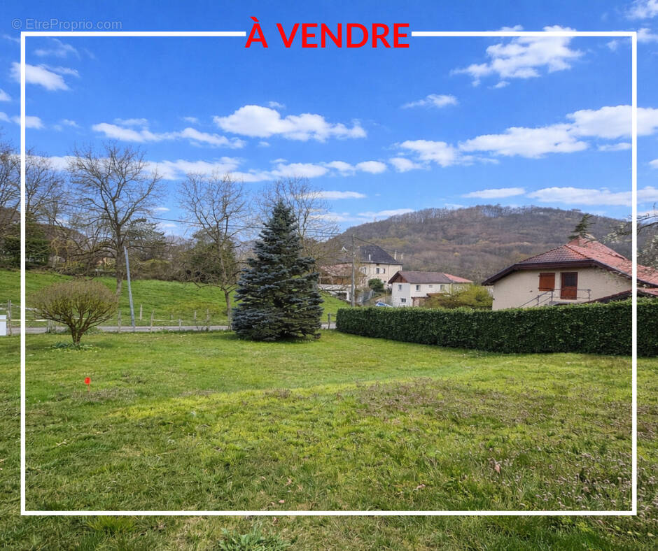 Terrain à IZEAUX