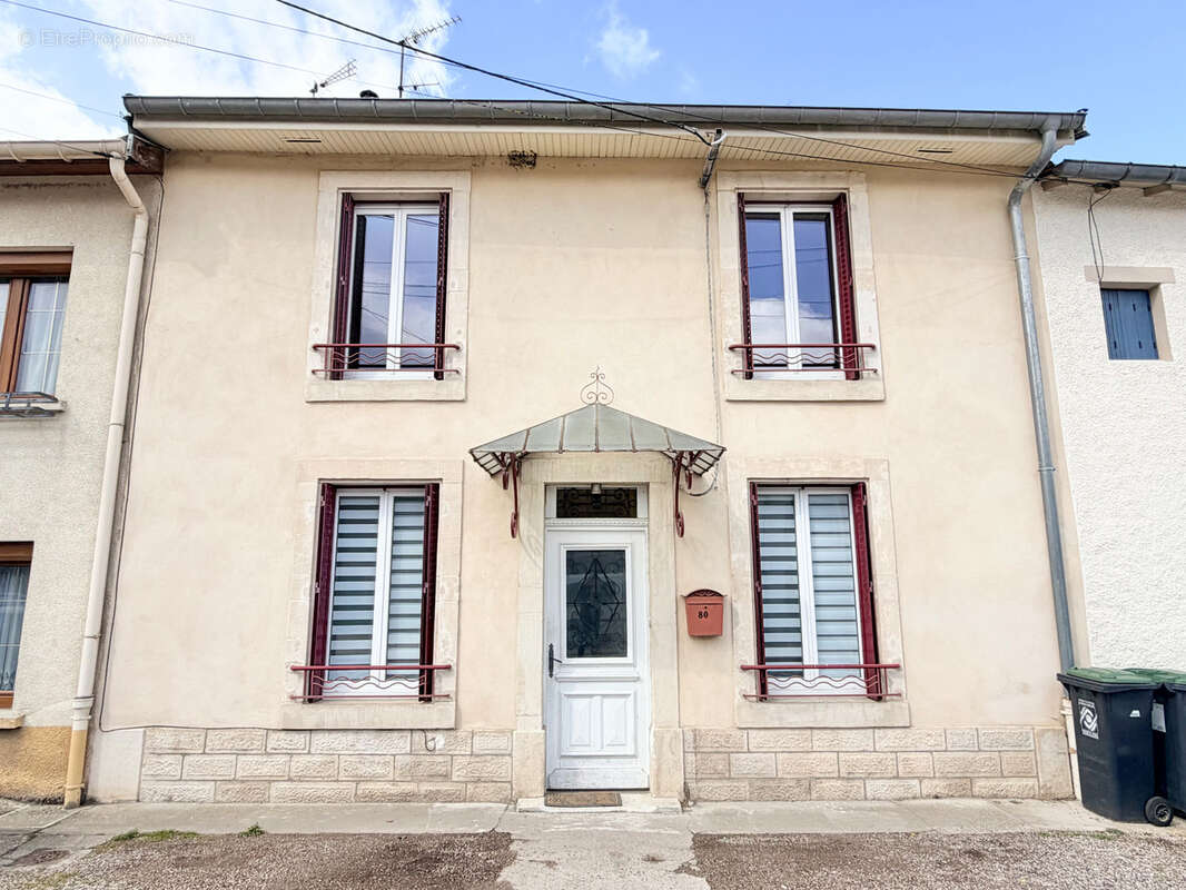 Maison à CHOLOY-MENILLOT