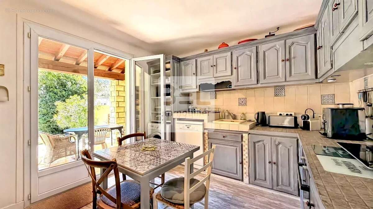 Maison à CHATEAUNEUF-DE-GADAGNE
