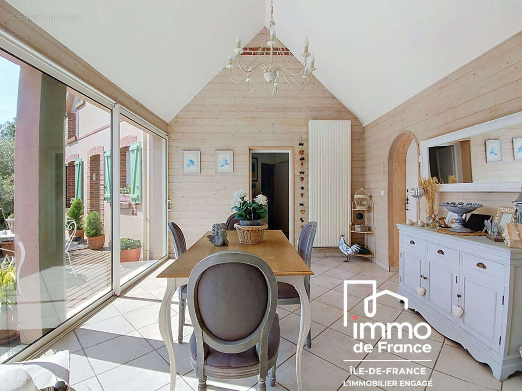 Maison d'architecte  8 pièces 200m² - FONTAINE-LA-GUYON - photo 15